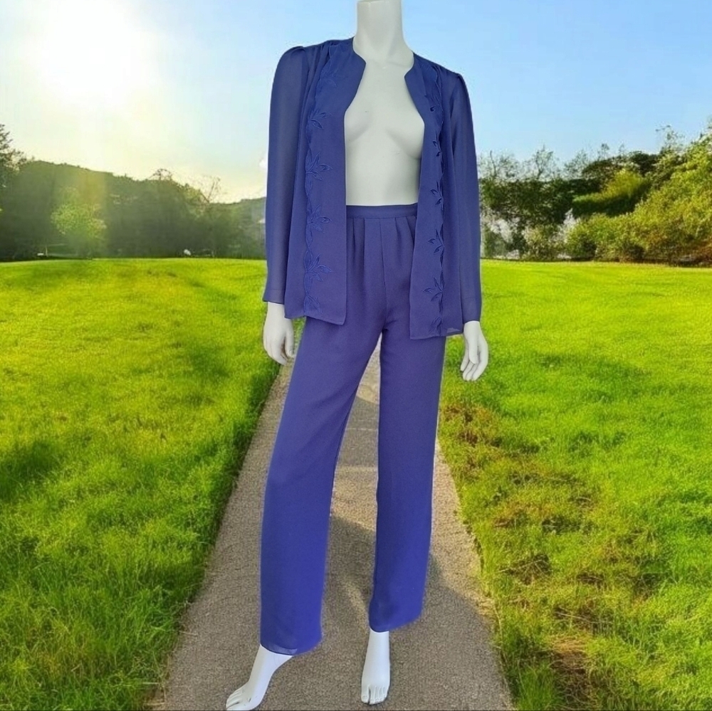 Vintage Caroma Paris Rome Women'sElegant 2 Pc Blue Pants & Jacket Pantsuits